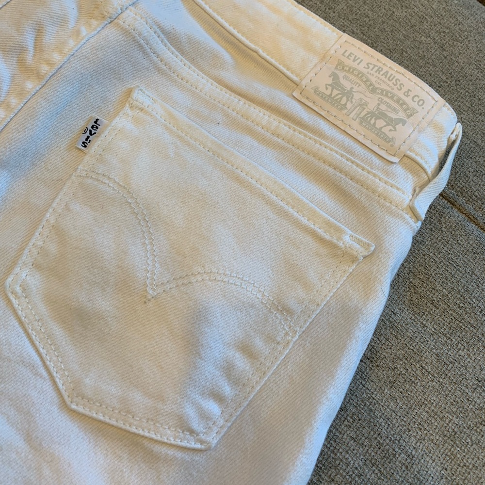 Levi’s White 711 Skinny Jeans